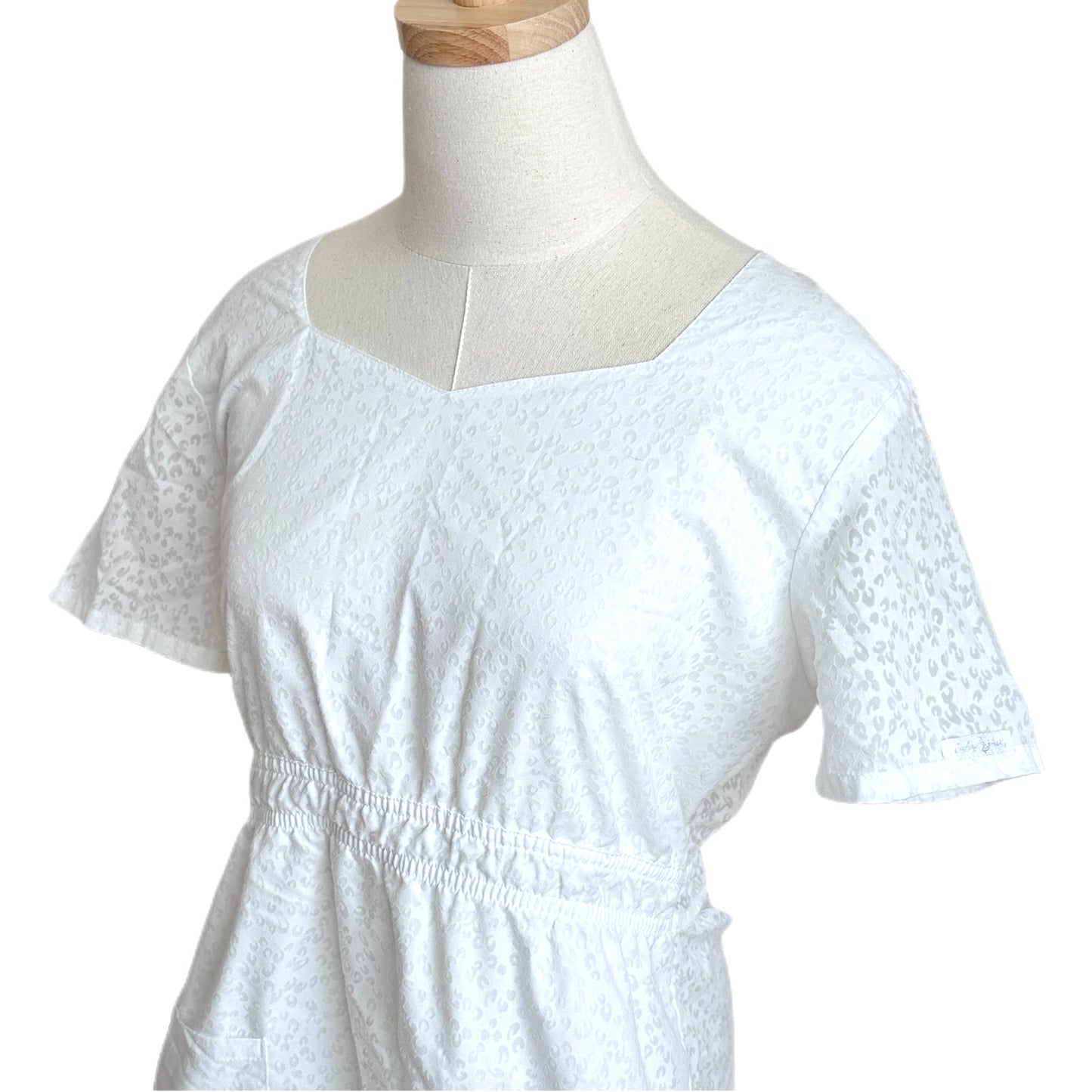 Baby Phat Cheetah Print Scrubs Top White 2000s Y2K Cute Medium